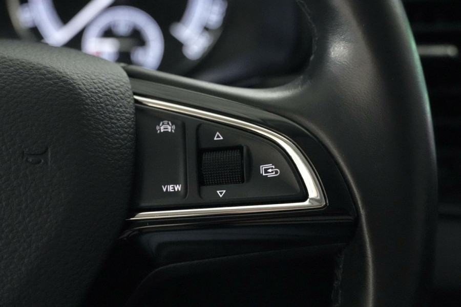 Škoda Karoq 1.0 TSI Clever Edition Automaat 116 PK | CarPlay | Cruise | Stoelverwarming | Trekhaak | Camera | Pdc | Climate |