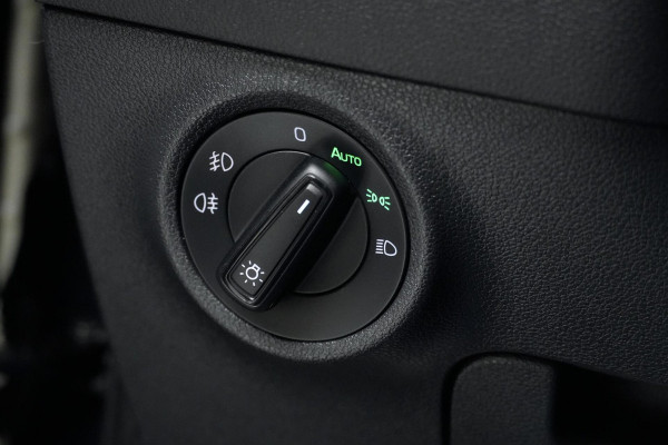 Škoda Karoq 1.0 TSI Clever Edition Automaat 116 PK | CarPlay | Cruise | Stoelverwarming | Trekhaak | Camera | Pdc | Climate |