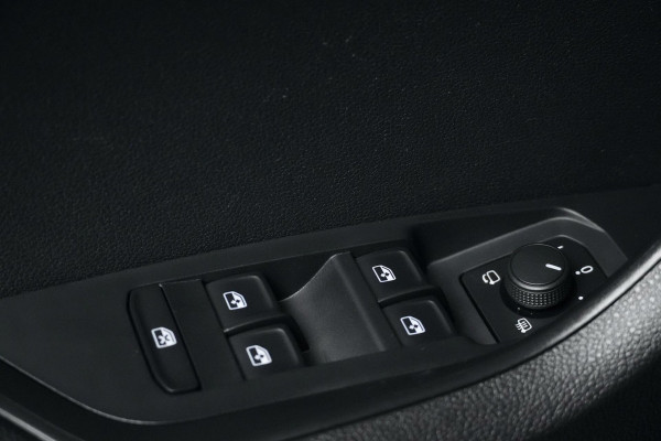 Škoda Karoq 1.0 TSI Clever Edition Automaat 116 PK | CarPlay | Cruise | Stoelverwarming | Trekhaak | Camera | Pdc | Climate |