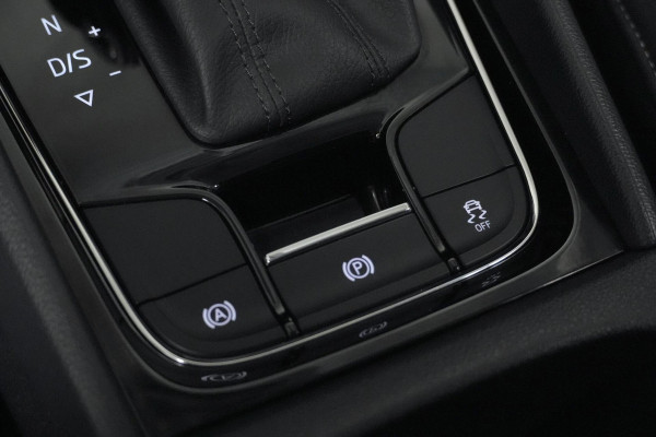 Škoda Karoq 1.0 TSI Clever Edition Automaat 116 PK | CarPlay | Cruise | Stoelverwarming | Trekhaak | Camera | Pdc | Climate |