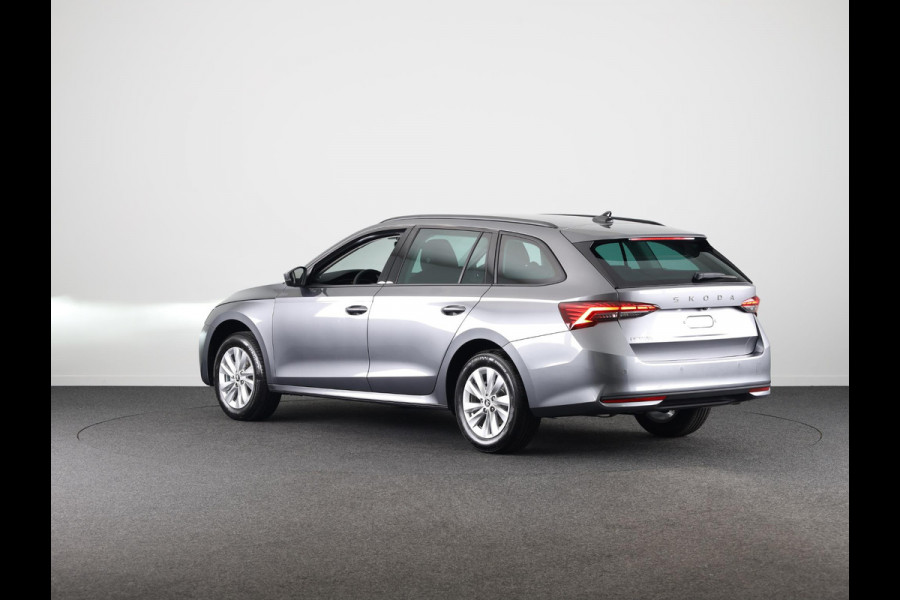 Škoda Octavia Combi Business Edition m-HEV 1.5 TSI 115 pk 7 versn. DSG | Getint glas achter | Trekhaak wegklapbaar