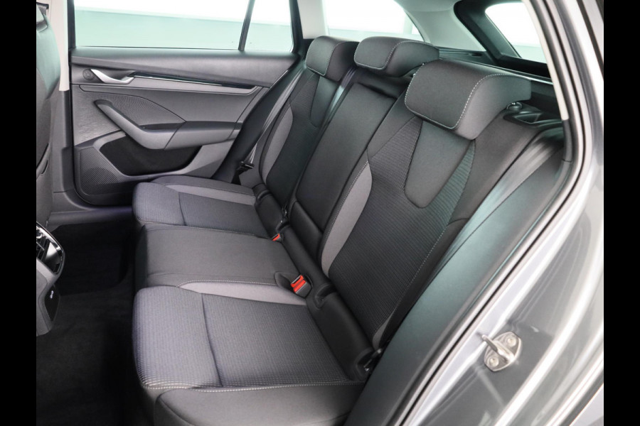 Škoda Octavia Combi Business Edition m-HEV 1.5 TSI 115 pk 7 versn. DSG | Getint glas achter | Trekhaak wegklapbaar