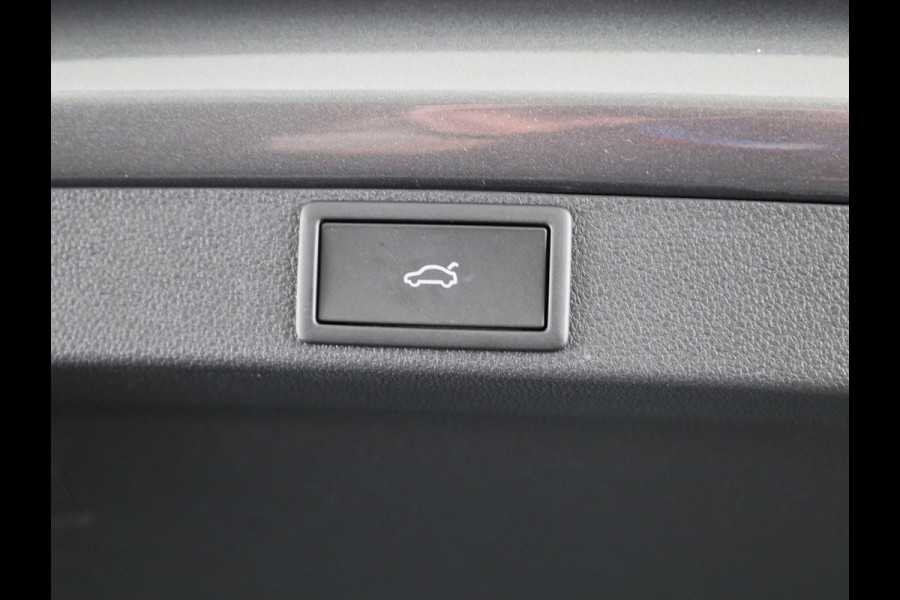 Škoda Octavia Combi Business Edition m-HEV 1.5 TSI 115 pk 7 versn. DSG | Getint glas achter | Trekhaak wegklapbaar