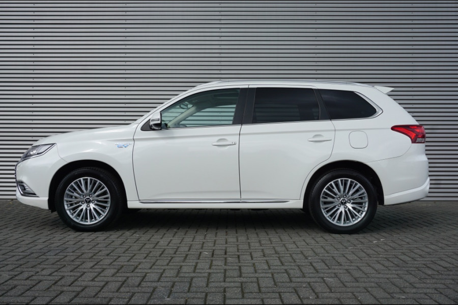 Mitsubishi Outlander PHEV Intense+ AUTOMAAT SCHUIFDAK | ELEK.KLEP | CARPLAY | HAAK!