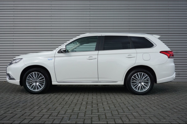 Mitsubishi Outlander PHEV Intense+ AUTOMAAT SCHUIFDAK | ELEK.KLEP | CARPLAY | HAAK!