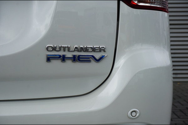 Mitsubishi Outlander PHEV Intense+ AUTOMAAT SCHUIFDAK | ELEK.KLEP | CARPLAY | HAAK!
