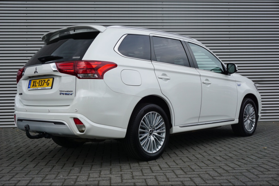 Mitsubishi Outlander PHEV Intense+ AUTOMAAT SCHUIFDAK | ELEK.KLEP | CARPLAY | HAAK!