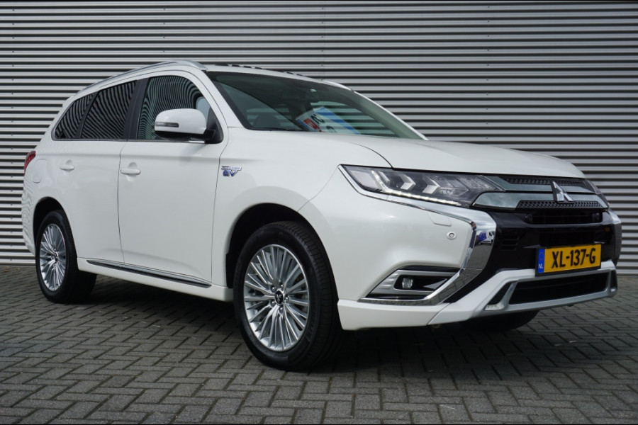 Mitsubishi Outlander PHEV Intense+ AUTOMAAT SCHUIFDAK | ELEK.KLEP | CARPLAY | HAAK!