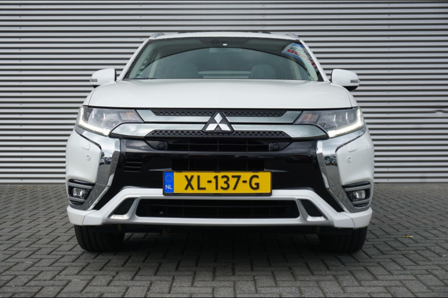 Mitsubishi Outlander PHEV Intense+ AUTOMAAT SCHUIFDAK | ELEK.KLEP | CARPLAY | HAAK!