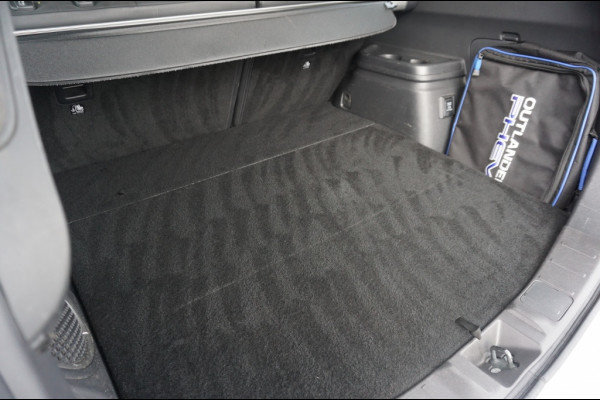 Mitsubishi Outlander PHEV Intense+ AUTOMAAT SCHUIFDAK | ELEK.KLEP | CARPLAY | HAAK!