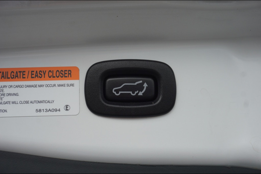 Mitsubishi Outlander PHEV Intense+ AUTOMAAT SCHUIFDAK | ELEK.KLEP | CARPLAY | HAAK!