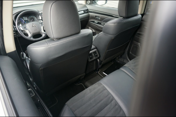 Mitsubishi Outlander PHEV Intense+ AUTOMAAT SCHUIFDAK | ELEK.KLEP | CARPLAY | HAAK!