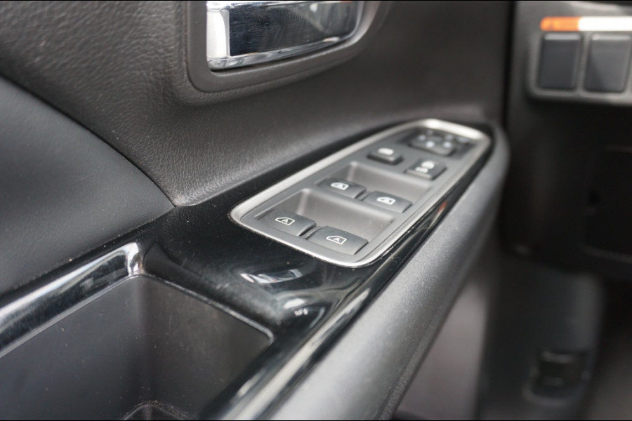 Mitsubishi Outlander PHEV Intense+ AUTOMAAT SCHUIFDAK | ELEK.KLEP | CARPLAY | HAAK!