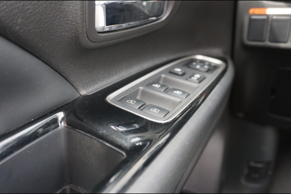 Mitsubishi Outlander PHEV Intense+ AUTOMAAT SCHUIFDAK | ELEK.KLEP | CARPLAY | HAAK!
