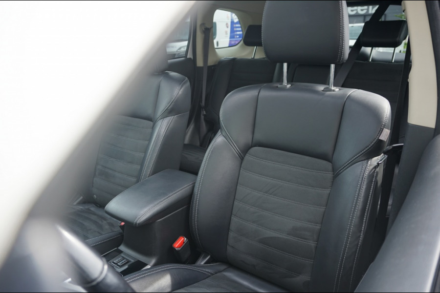 Mitsubishi Outlander PHEV Intense+ AUTOMAAT SCHUIFDAK | ELEK.KLEP | CARPLAY | HAAK!