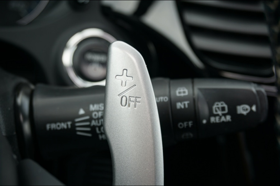 Mitsubishi Outlander PHEV Intense+ AUTOMAAT SCHUIFDAK | ELEK.KLEP | CARPLAY | HAAK!