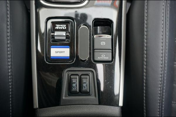 Mitsubishi Outlander PHEV Intense+ AUTOMAAT SCHUIFDAK | ELEK.KLEP | CARPLAY | HAAK!