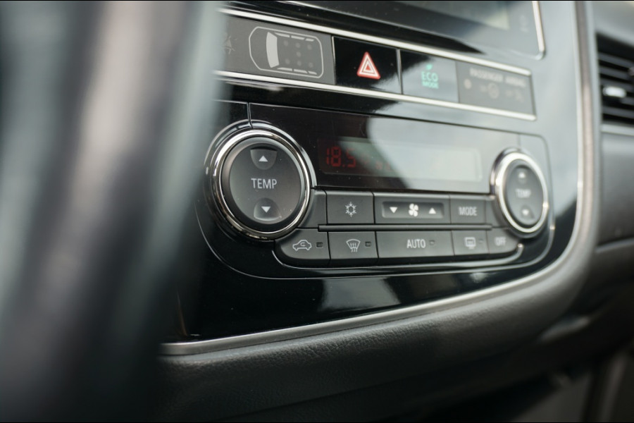 Mitsubishi Outlander PHEV Intense+ AUTOMAAT SCHUIFDAK | ELEK.KLEP | CARPLAY | HAAK!