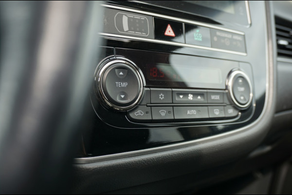 Mitsubishi Outlander PHEV Intense+ AUTOMAAT SCHUIFDAK | ELEK.KLEP | CARPLAY | HAAK!