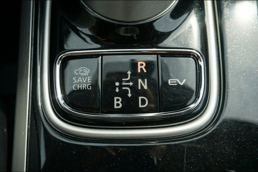 Mitsubishi Outlander PHEV Intense+ AUTOMAAT SCHUIFDAK | ELEK.KLEP | CARPLAY | HAAK!