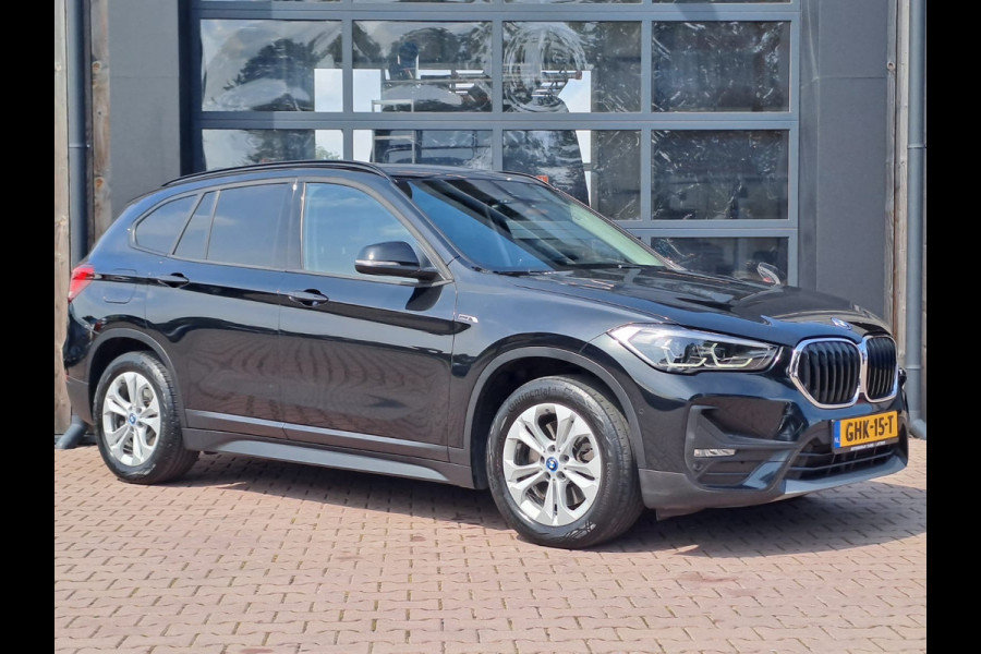BMW X1 xDrive25e High Executive PHEV | Led | Trekhaak | Leder | Elek. klep | Navi | Camera | Stoelverwarming |