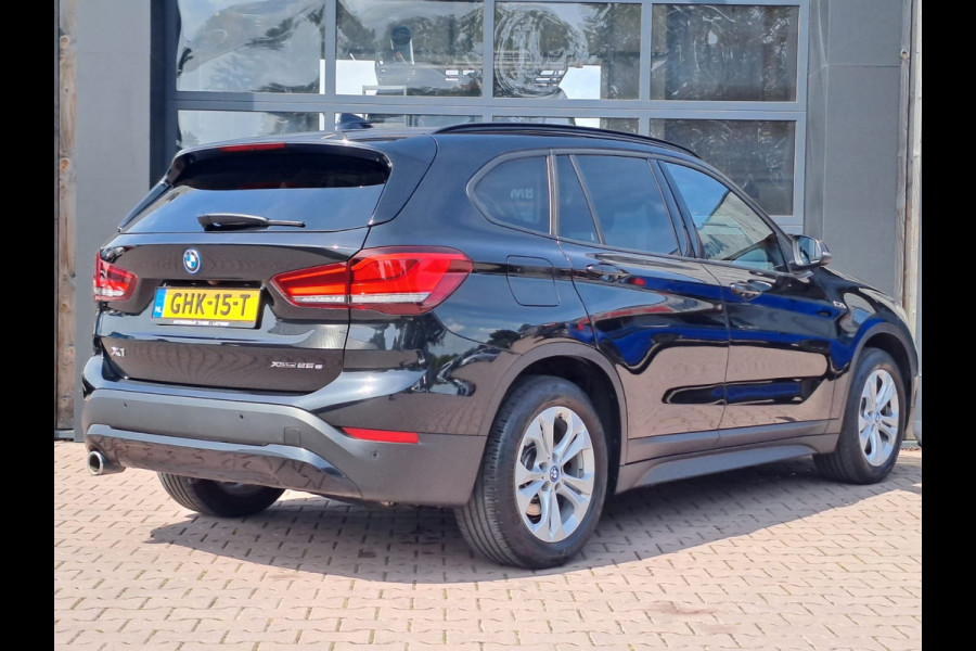 BMW X1 xDrive25e High Executive PHEV | Led | Trekhaak | Leder | Elek. klep | Navi | Camera | Stoelverwarming |