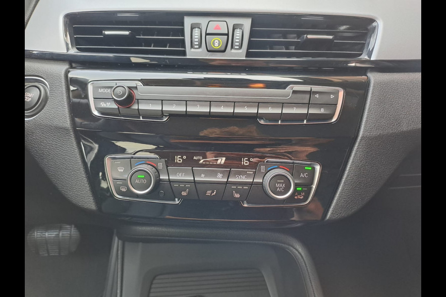 BMW X1 xDrive25e High Executive PHEV | Led | Trekhaak | Leder | Elek. klep | Navi | Camera | Stoelverwarming |