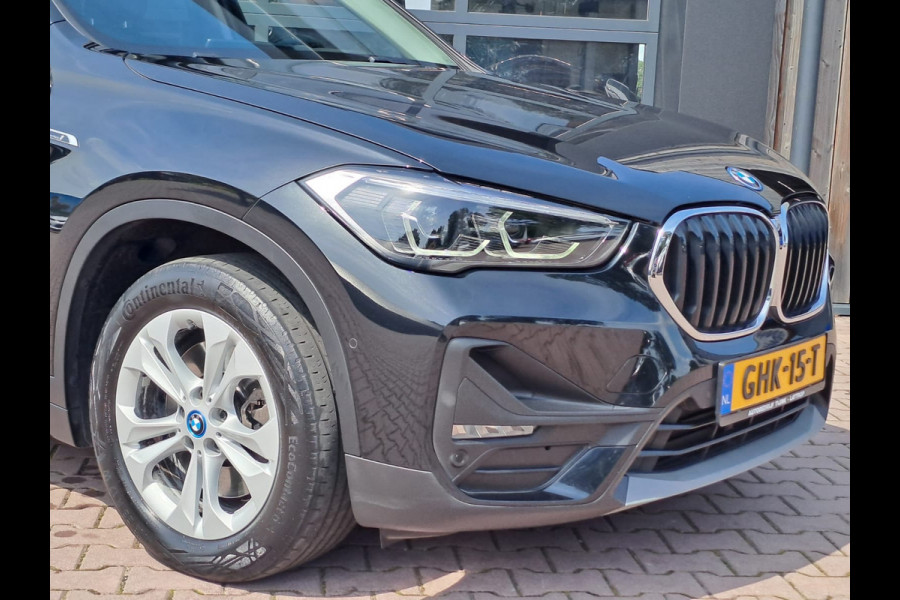 BMW X1 xDrive25e High Executive PHEV | Led | Trekhaak | Leder | Elek. klep | Navi | Camera | Stoelverwarming |