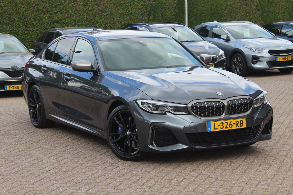 BMW 3-serie M340i xDrive / Trekhaak / Leder / Memory seats / 19'' / DAB / Navigatie / Stoelverwarming / DAB / Cruise Control BMW 3-serie M340i xDrive / Trekhaak / Leder / Memory seats / 19'' / DAB / Navigatie / Stoelverwarming / DAB / Cruise Control