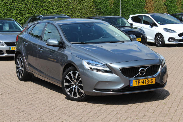 Volvo V40 2.0 T3 Dynamic Edition / Trekhaak / Navigatie / Parkeerhulp achter / 17'' / Stoelverwarming / Cruise Control