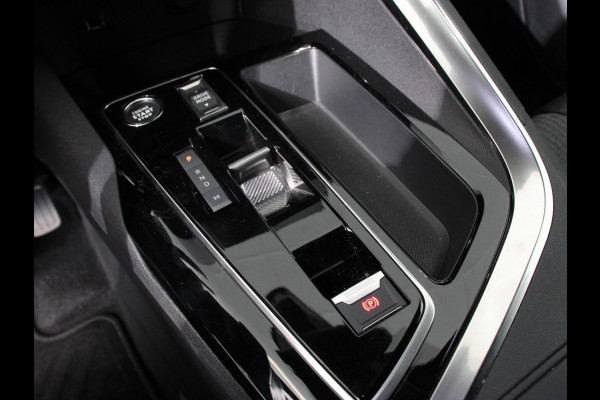 Peugeot 3008 1.2 PureTech Allure Pack Business Climate control Adaptive cruise control Achteruitrijd camera Parkeersensoren Verwarmde voorstoelen LED Navigatie Apple Carplay/ Android Auto