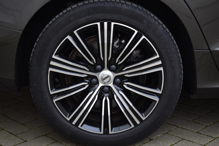Volvo V60 T8 390PK Automaat Plug-in hybrid AWD Inscription Cruise control/ Climate control/ On Call/ Trekhaak/ Parkeersensoren met camera/ Navigatie/ Elektrische achterklep/ Elektrische stoel
