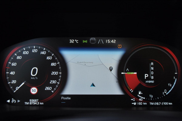 Volvo V60 T8 390PK Automaat Plug-in hybrid AWD Inscription Cruise control/ Climate control/ On Call/ Trekhaak/ Parkeersensoren met camera/ Navigatie/ Elektrische achterklep/ Elektrische stoel