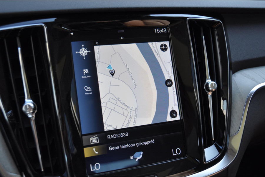 Volvo V60 T8 390PK Automaat Plug-in hybrid AWD Inscription Cruise control/ Climate control/ On Call/ Trekhaak/ Parkeersensoren met camera/ Navigatie/ Elektrische achterklep/ Elektrische stoel