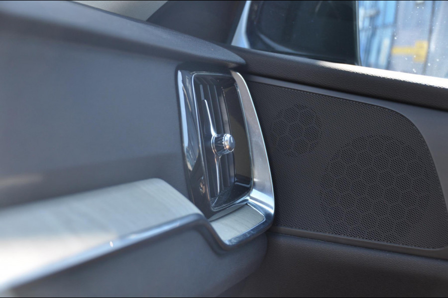 Volvo V60 T8 390PK Automaat Plug-in hybrid AWD Inscription Cruise control/ Climate control/ On Call/ Trekhaak/ Parkeersensoren met camera/ Navigatie/ Elektrische achterklep/ Elektrische stoel