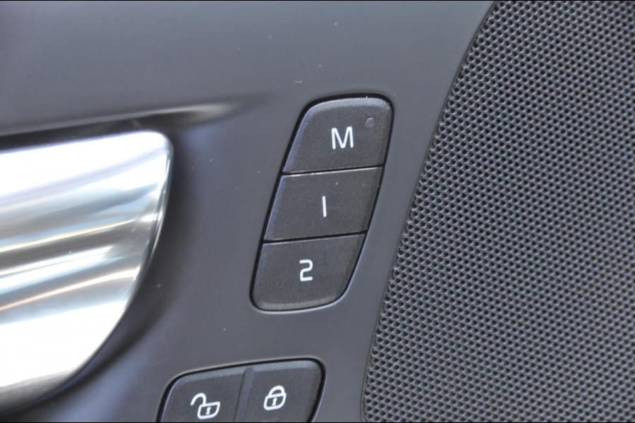 Volvo V60 T8 390PK Automaat Plug-in hybrid AWD Inscription Cruise control/ Climate control/ On Call/ Trekhaak/ Parkeersensoren met camera/ Navigatie/ Elektrische achterklep/ Elektrische stoel