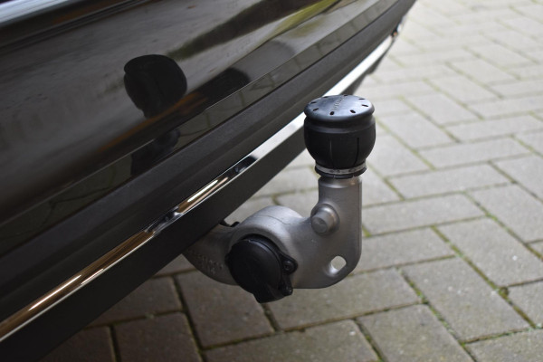 Volvo V60 T8 390PK Automaat Plug-in hybrid AWD Inscription Cruise control/ Climate control/ On Call/ Trekhaak/ Parkeersensoren met camera/ Navigatie/ Elektrische achterklep/ Elektrische stoel