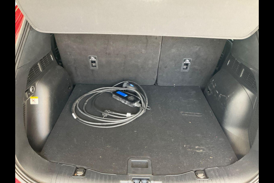Ford Kuga 2.5 PHEV Titanium 225pk Wegklapbare Trekhaak (Elektrisch bedienbaar) | Winter Pack | cruise control adaptief | dodehoek detectie |  Privacy Glass | 1.500 kg trekgewicht | Verlengde Garantie t/m 04/2029