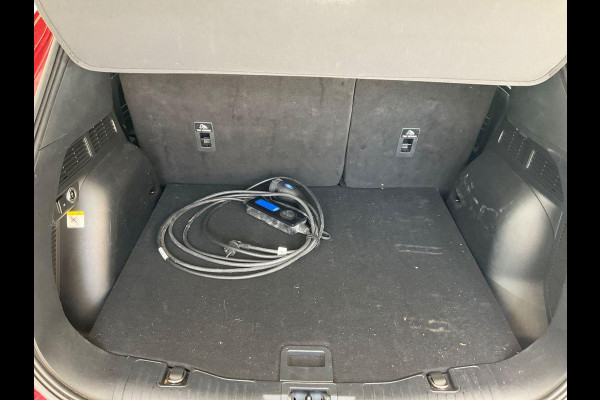 Ford Kuga 2.5 PHEV Titanium 225pk Wegklapbare Trekhaak (Elektrisch bedienbaar) | Winter Pack | cruise control adaptief | dodehoek detectie |  Privacy Glass | 1.500 kg trekgewicht | Verlengde Garantie t/m 04/2029