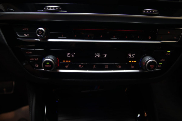 BMW X3 M Competition AKRAPOVIC-CARBON-H&K-HUD-360-DEALER