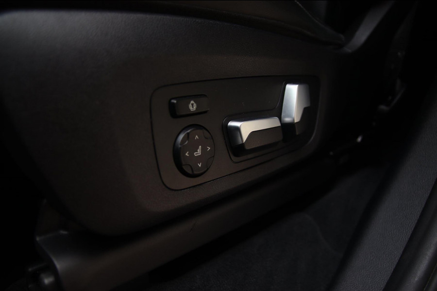 BMW X3 M Competition AKRAPOVIC-CARBON-H&K-HUD-360-DEALER