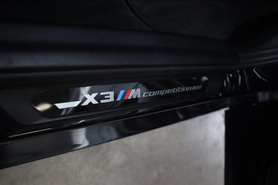 BMW X3 M Competition AKRAPOVIC-CARBON-H&K-HUD-360-DEALER