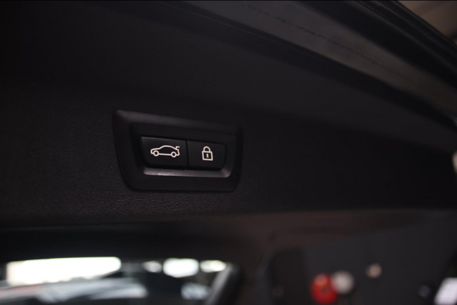 BMW X3 M Competition AKRAPOVIC-CARBON-H&K-HUD-360-DEALER