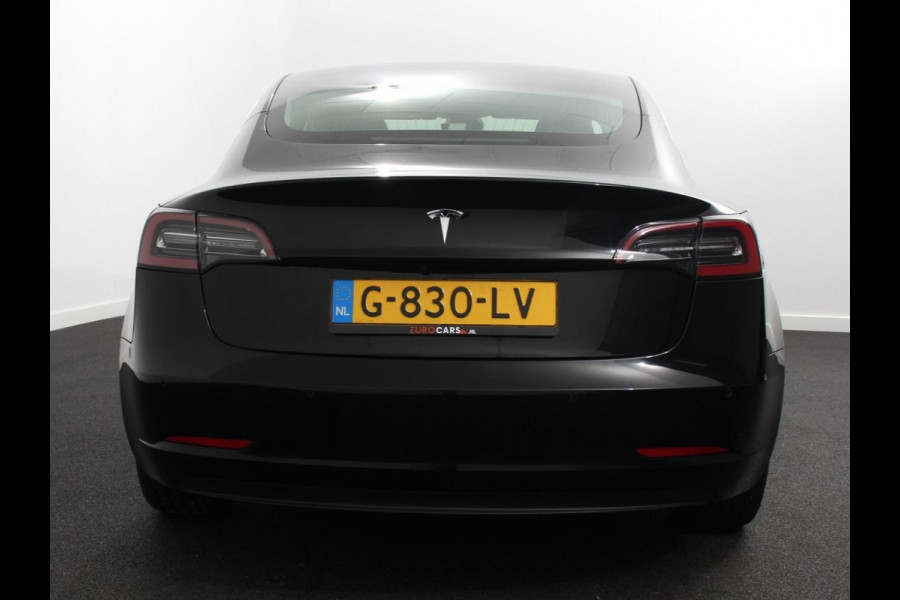 Tesla Model 3 Standard RWD Plus 60 kWh | Navigatie | Panorama dak | 360 camera | Parkeersensoren | Stoelverwarming | 19" lichtmetalen velgen | Ledverlichting Leder | Climate Control |