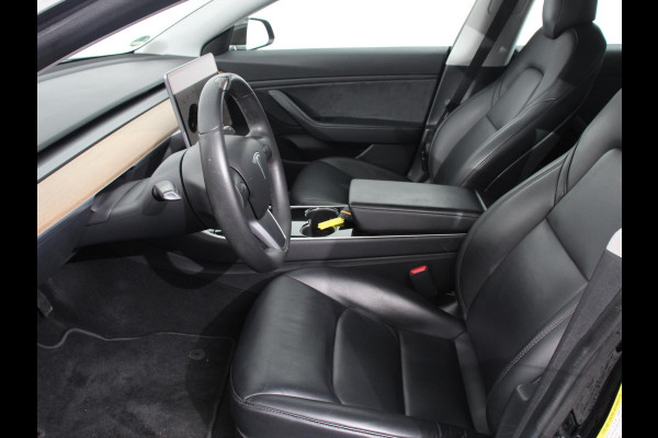 Tesla Model 3 Standard RWD Plus 60 kWh | Navigatie | Panorama dak | 360 camera | Parkeersensoren | Stoelverwarming | 19" lichtmetalen velgen | Ledverlichting Leder | Climate Control |