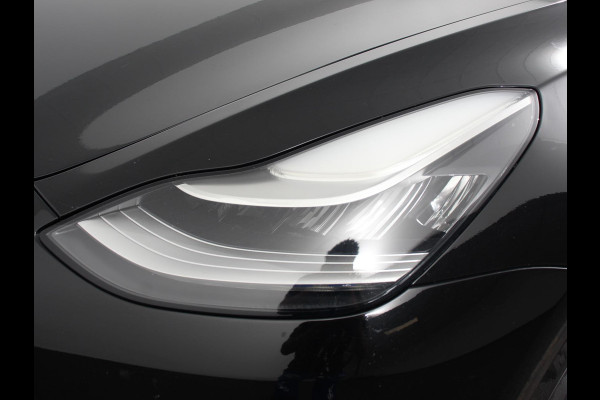 Tesla Model 3 Standard RWD Plus 60 kWh | Navigatie | Panorama dak | 360 camera | Parkeersensoren | Stoelverwarming | 19" lichtmetalen velgen | Ledverlichting Leder | Climate Control |