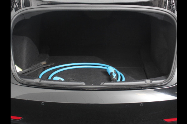Tesla Model 3 Standard RWD Plus 60 kWh | Navigatie | Panorama dak | 360 camera | Parkeersensoren | Stoelverwarming | 19" lichtmetalen velgen | Ledverlichting Leder | Climate Control |