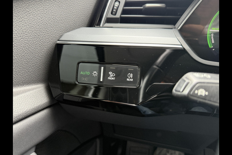 Audi e-tron e-tron 50 quattro Launch edition plus 71 kWh | Panoramadak | Apple Carplay
