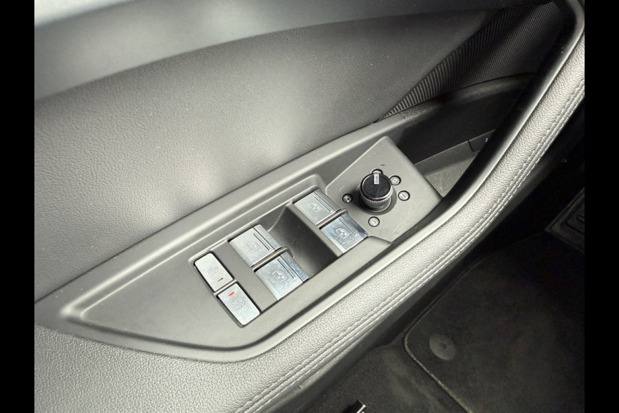 Audi e-tron e-tron 50 quattro Launch edition plus 71 kWh | Panoramadak | Apple Carplay