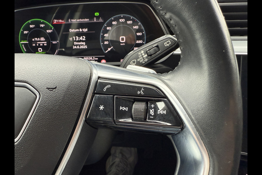 Audi e-tron e-tron 50 quattro Launch edition plus 71 kWh | Panoramadak | Apple Carplay
